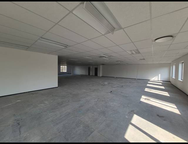 1,099M² OFFICE TO LET IN SANDTON CENTRAL